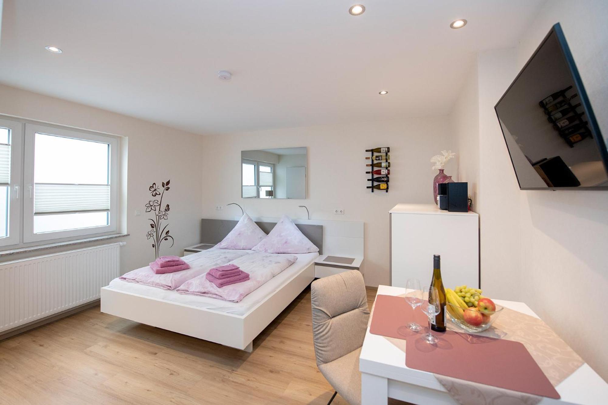Studio Apartment Am Historischen Matthiasturm Neef Buitenkant foto